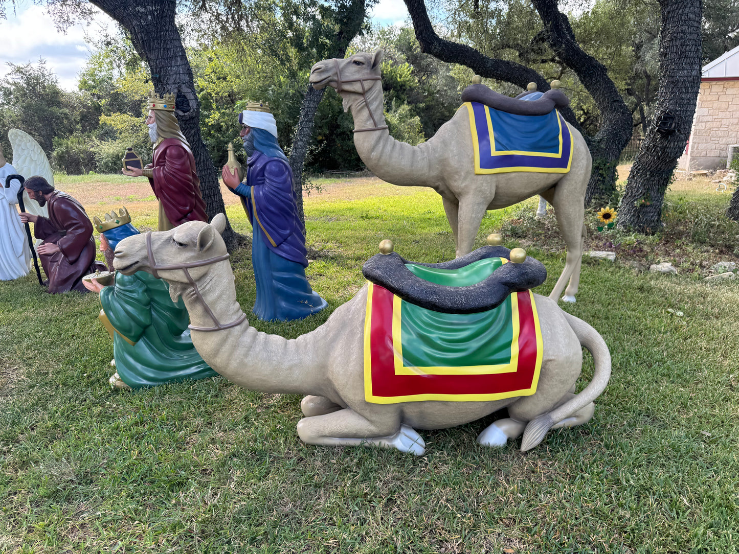 Life-size nativity (16 pieces)