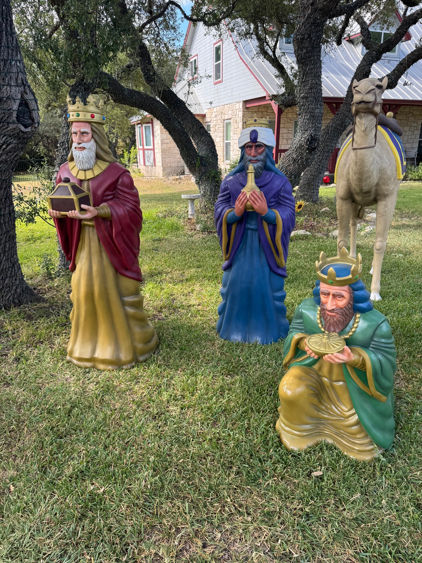Life-size nativity (16 pieces)