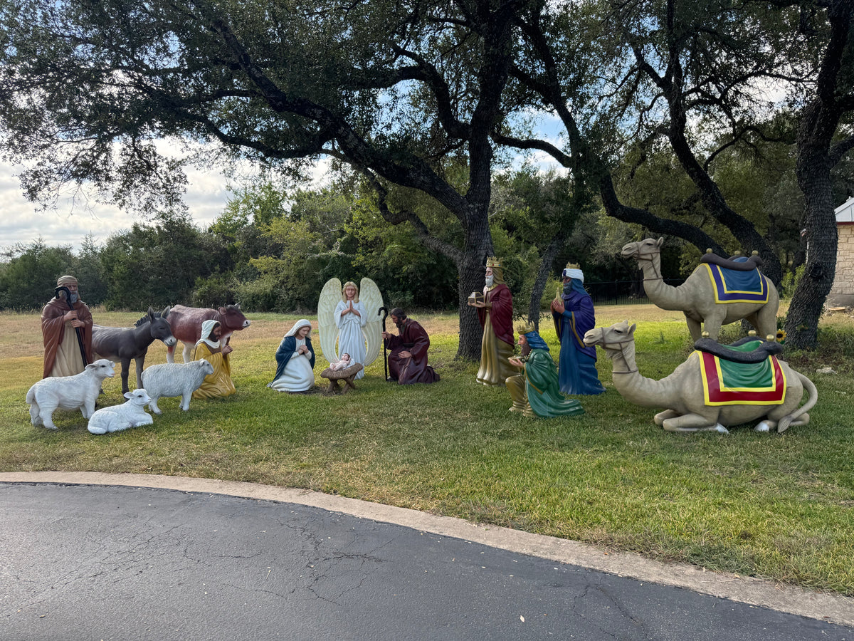 Life-size nativity (16 pieces)
