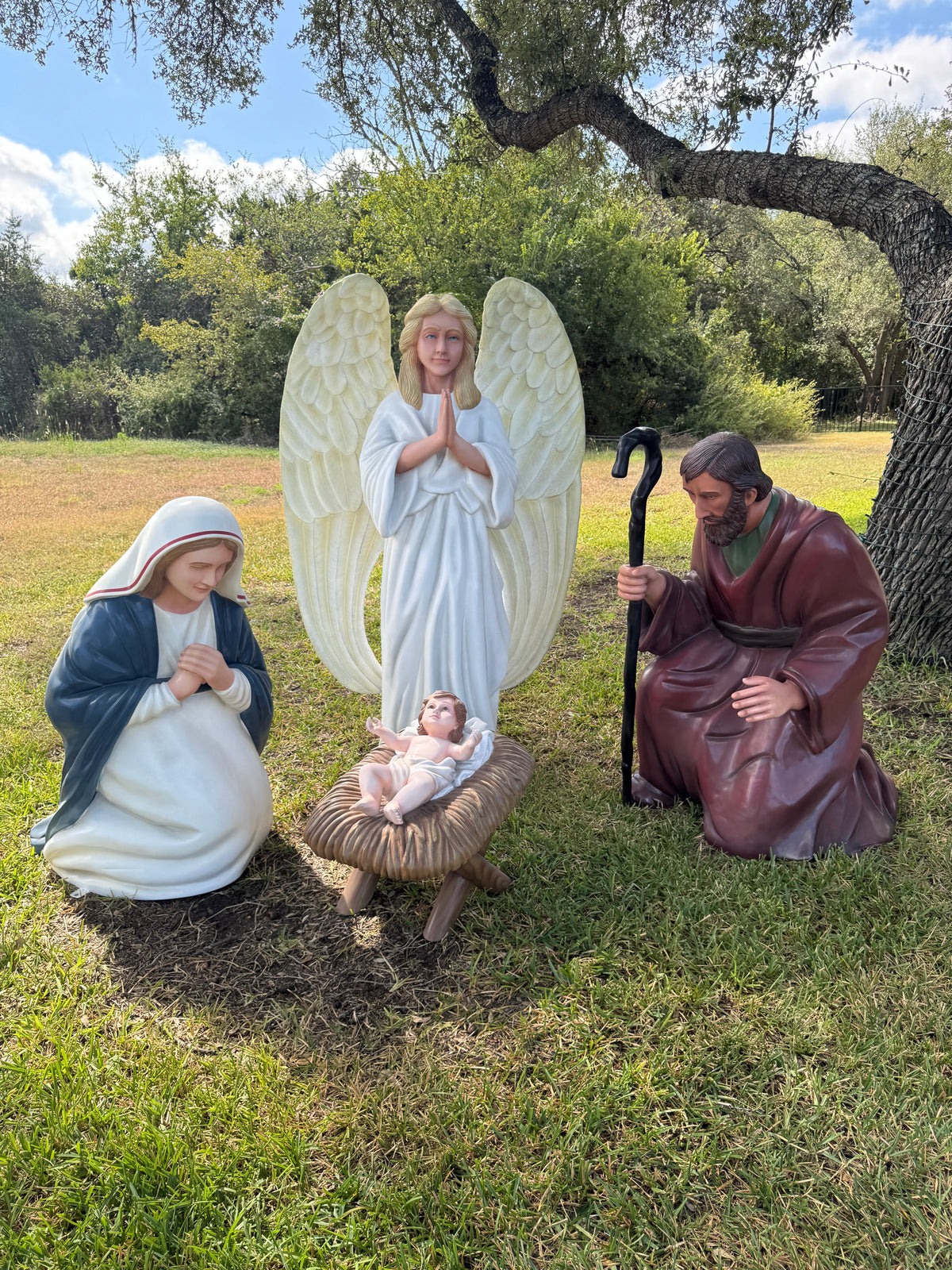 Life-size nativity (16 pieces)